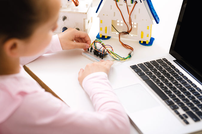 Which STEM Toys Should You Buy For Your Kids?